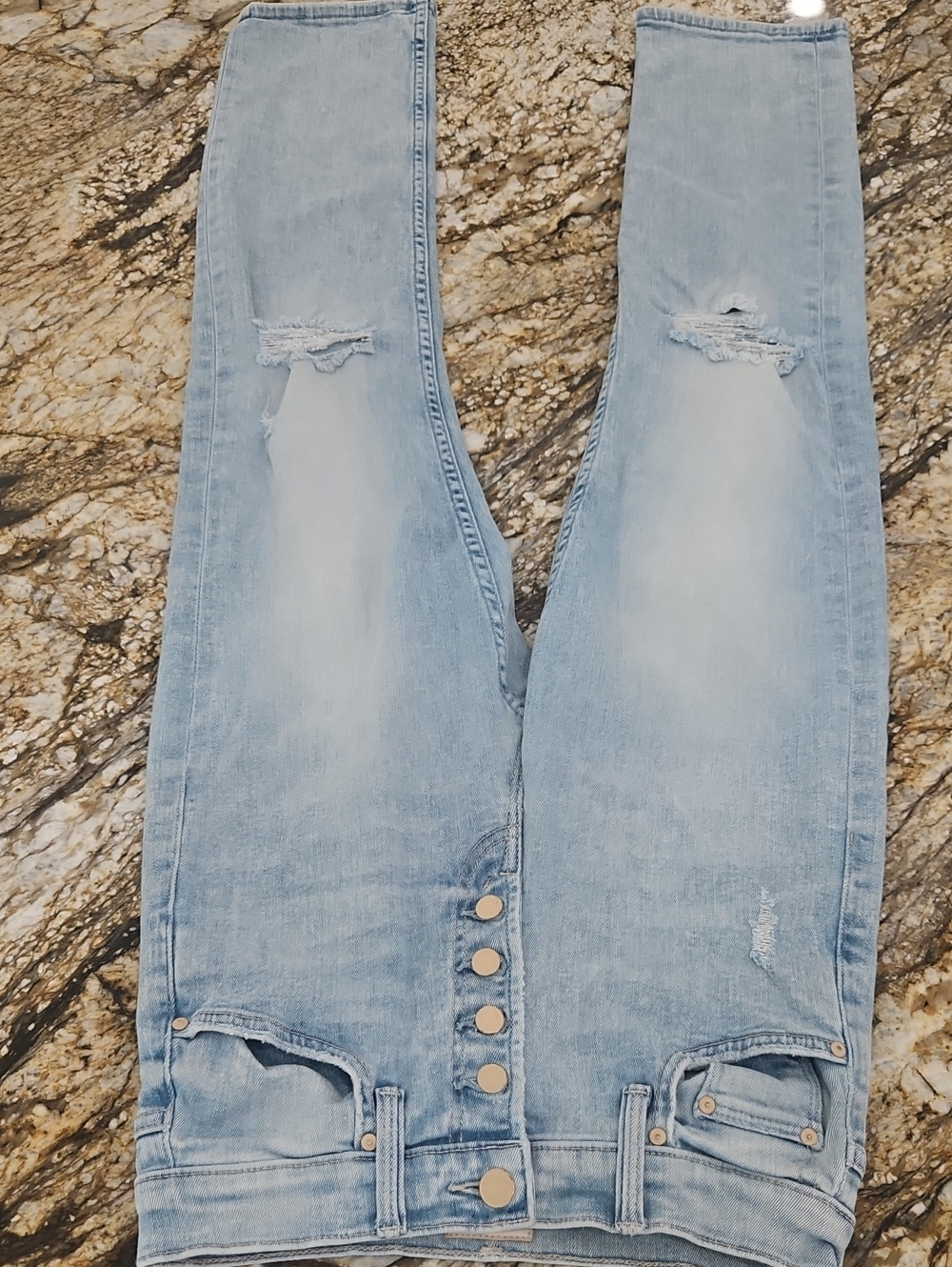 Mother " The Pixie Tomcat"Blue Distressed Jeans. Size 26 Inseam 26" Rise 10.5"